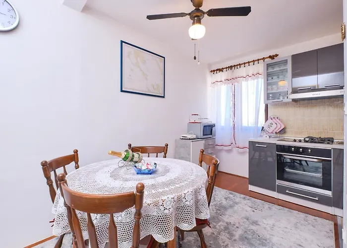 Ana Lägenhet Mali Lošinj